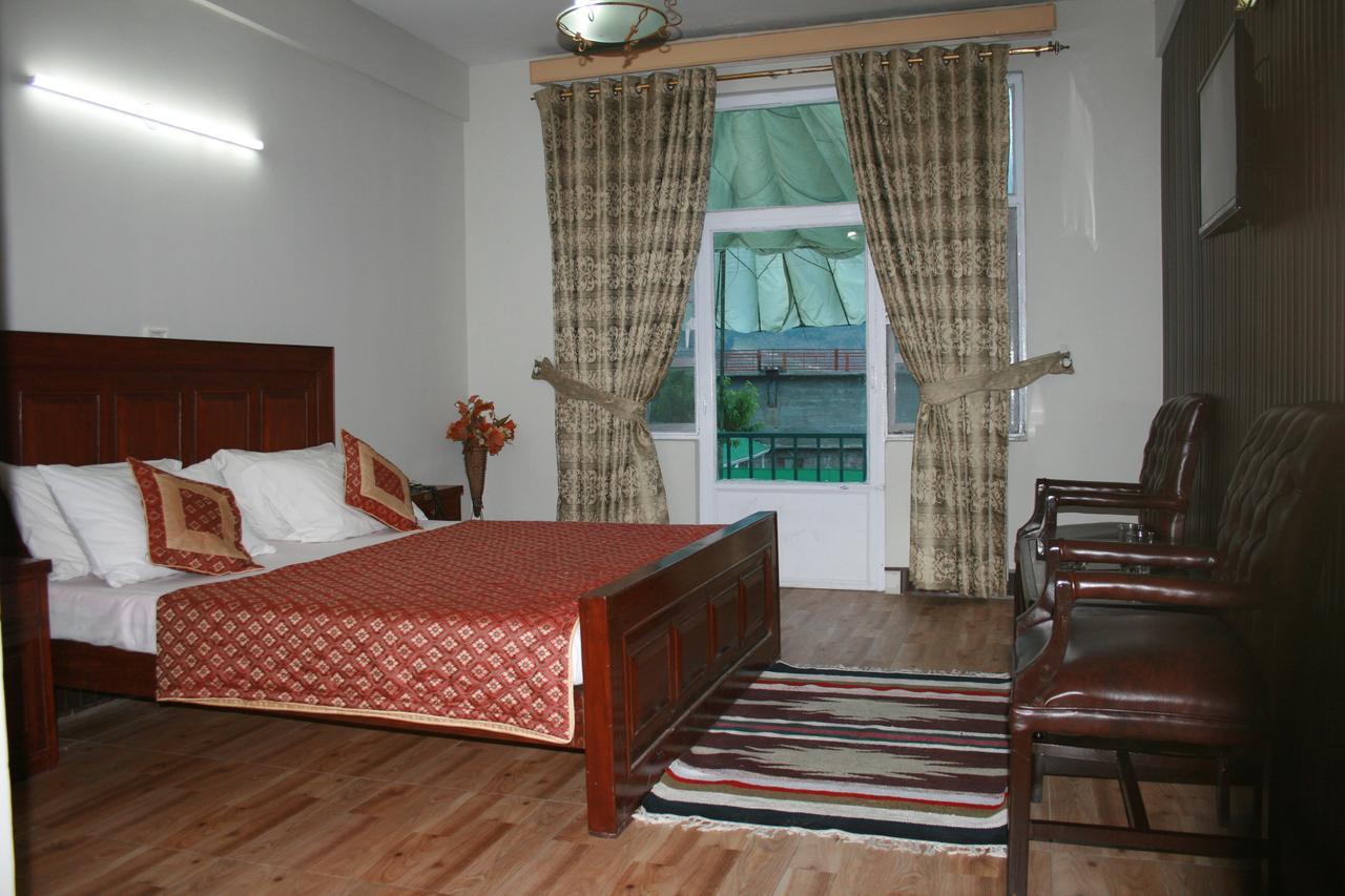 Pine Top Hotels Naran Exterior foto